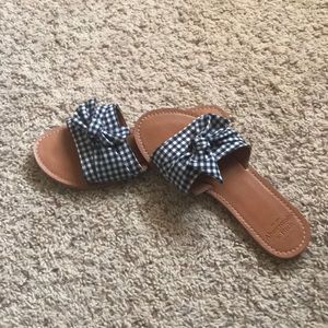 Abercrombie gingham slides